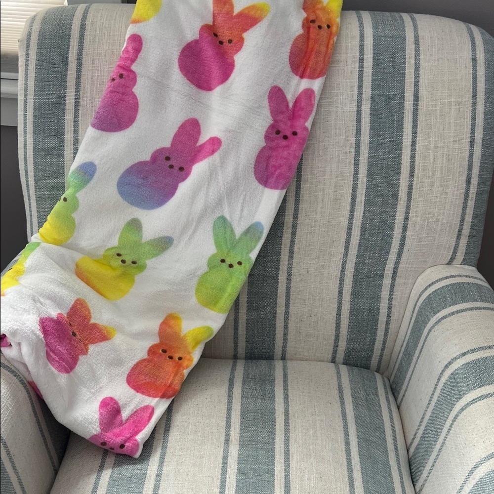 Peeps Marshmallow Chicks Printed Plush Throw Blanket - Picture 10 of 10